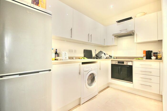 1 Bedroom Flat To Rent In Station Road, London, EN5