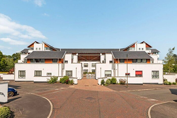 2 Bedroom Flat For Sale In Brighouse Park Cross, Edinburgh, EH4