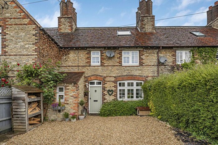 3 Bedroom Terraced House For Sale In Bainton Road, Bucknell, OX27