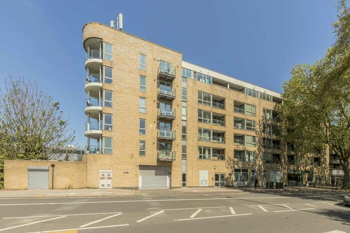 2 Bedroom Flat To Rent In Chiswick High Road, London, W4