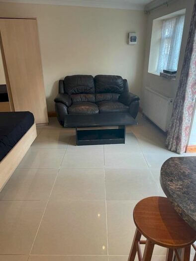 Studio To Rent In Denbigh Drive, Hayes, UB3