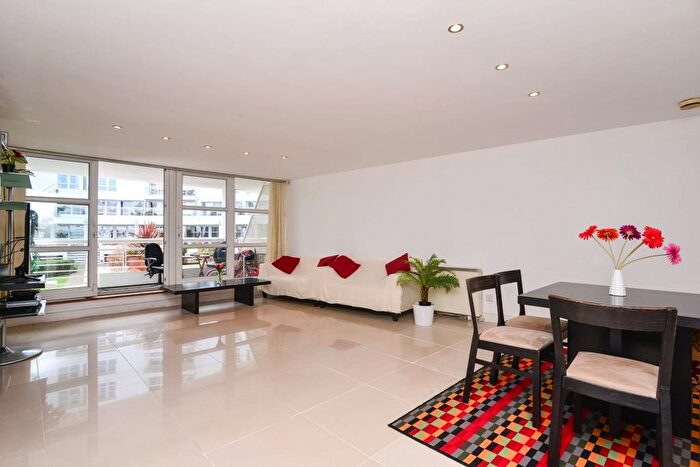 1 Bedroom Flat To Rent In Pierhead Lock, Manchester Road, Isle Of Dogs, E14