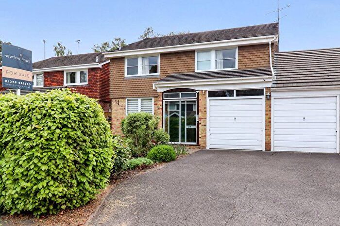 4 Bedroom Link Detached House For Sale In Oakwood Road, Windlesham, GU20