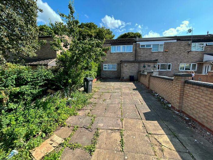 4 Bedroom Semi-Detached House To Rent In Priestley Road, Birmingham, B11