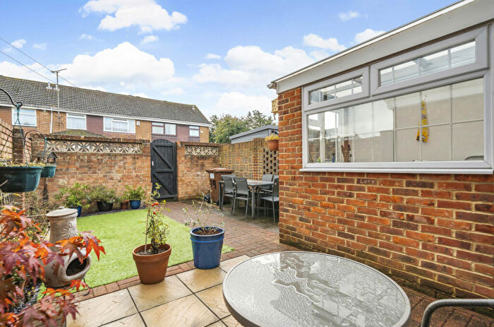 3 Bedroom Terraced House For Sale In Farnham Close, Rainham, Gillingham, Kent, ME8
