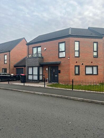 3 Bedroom Semi-Detached House To Rent In Hollybush Road, Telford, TF7