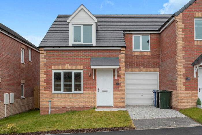 3 Bedroom Semi-Detached House To Rent In Sidings Drive, Denaby Main, Doncaster, South Yorkshire, DN12