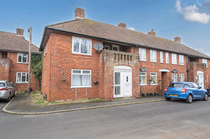 2 Bedroom Maisonette For Sale In Butts Road, Alton, Hampshire, GU34