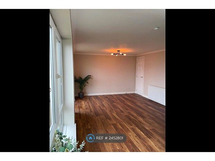 2 Bedroom Flat To Rent In Harbour Point, Saltcoats, KA21