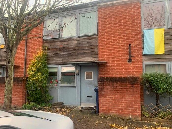 3 Bedroom Terraced House To Rent In Coningsby Avenue, Colindale, NW9