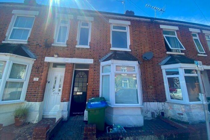2 Bedroom Property To Rent In Burton Road, Southampton, SO15
