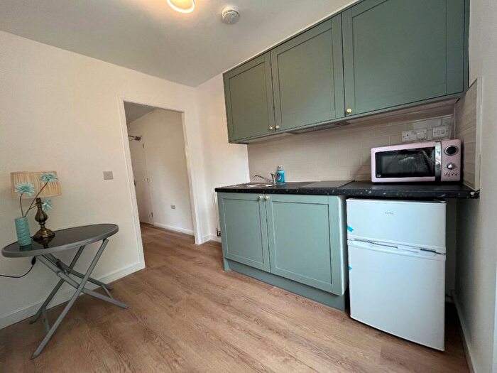 Studio To Rent In Leahurst Crescent, Harborne, Birmingham, West Midlands, B17