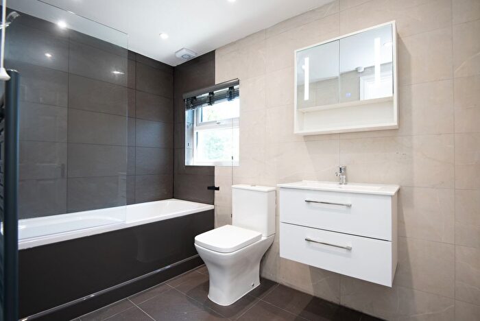 4 Bedroom Terraced House To Rent In Hall Road, London, E6