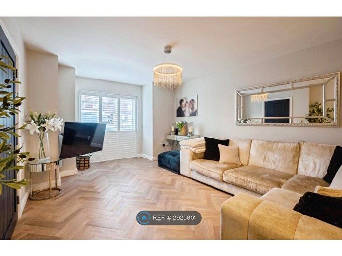 4 Bedroom Terraced House To Rent In Cranleigh Drive, Sale, M33