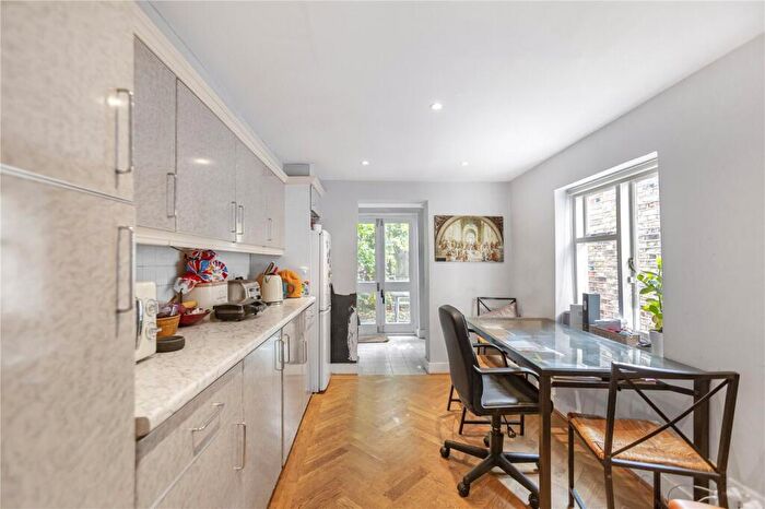 3 Bedroom Terraced House To Rent In Quilter Street, Shoreditch, London, E2