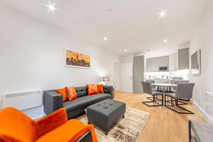 2 Bedroom Flat To Rent In Pershore Street, Birmingham, B5