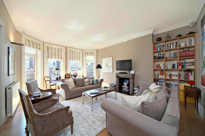 4 Bedroom Flat To Rent In Barkston Gardens, London, SW5