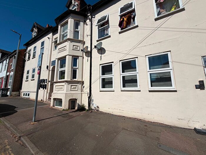 2 Bedroom Flat For Sale In Flat, Cardigan Place, - Cardigan Street, Luton, LU1