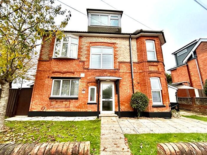 Apartment To Rent In Windermere Road, Charminster, BH3