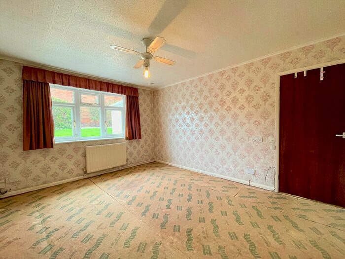 2 Bedroom Detached Bungalow For Sale In Listowel Road, Kings Heath