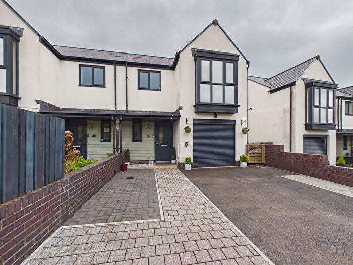 4 Bedroom Semi Detached House For Sale In Hollyhock Way, Paignton, TQ4