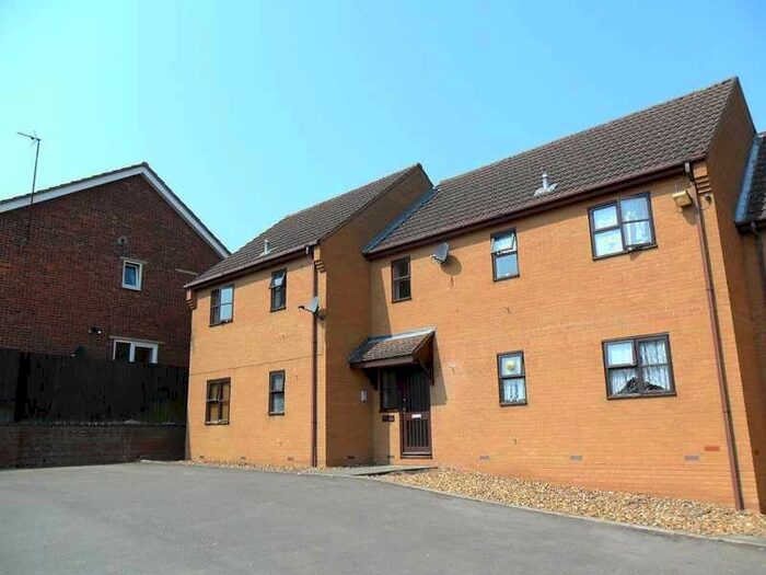 1 Bedroom Flat To Rent In Vine Court, High Street, Irthlingborough, Wellingborough, Northamptonshire., NN9