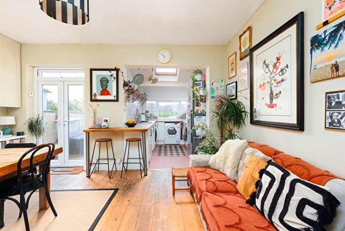 3 Bedroom Terraced House For Sale In Hammersmith Road, Bristol, BS5