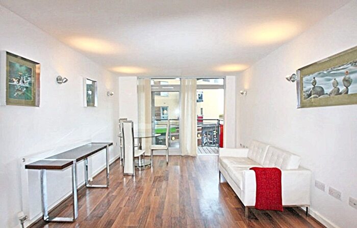 1 Bedroom Flat To Rent In West Parkside, London, SE10