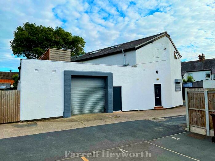 2 Bedroom Flat To Rent In Curzon Road, Lytham St. Annes, FY8