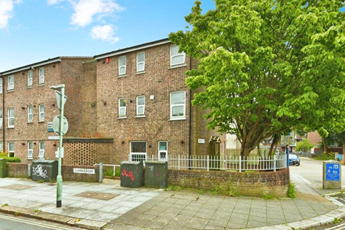 1 Bedroom Flat For Sale In Clarence Court, Plymouth, PL1
