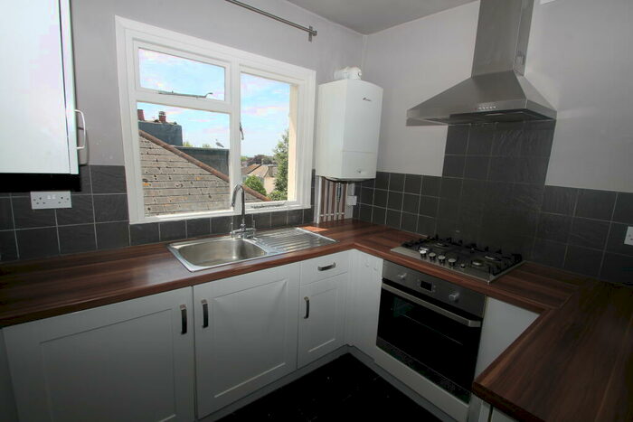 3 Bedroom Flat To Rent In Denmark Villas, BN3