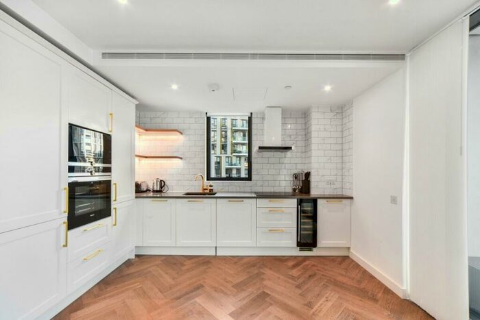 2 Bedroom Apartment To Rent In Gauging Square London, E1W