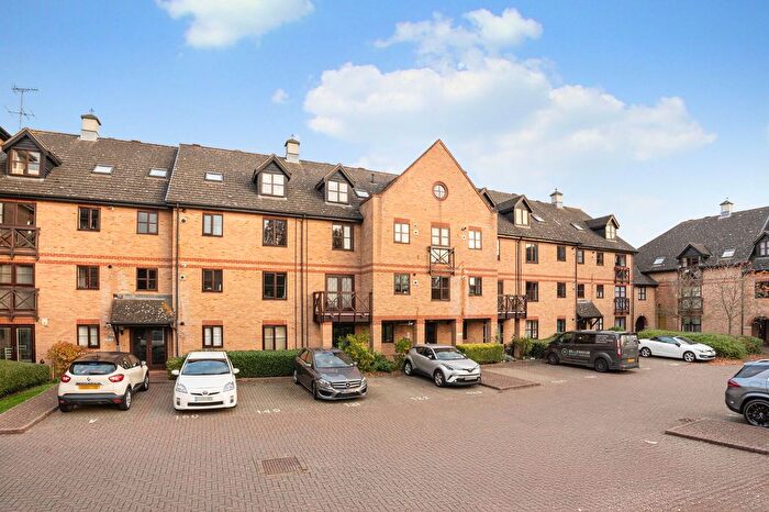 3 Bedroom Flat For Sale In Lawrence Moorings, Sawbridgeworth, CM21