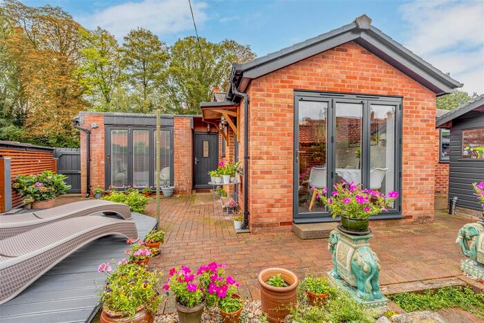 3 Bedroom Detached Bungalow For Sale In Newark Road, Caunton, Newark, NG23
