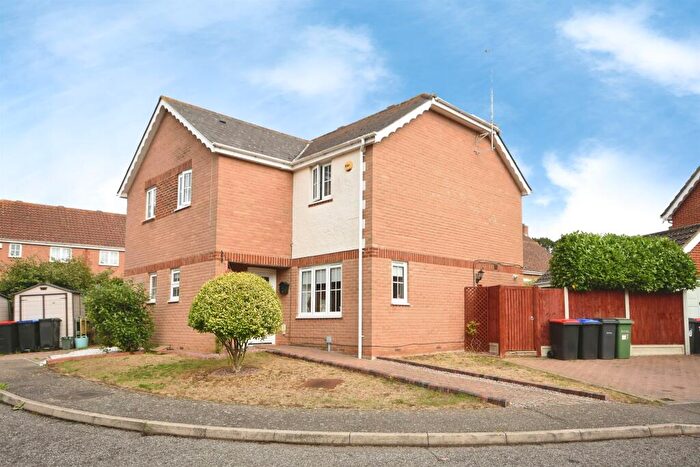 3 Bedroom Semi-Detached House For Sale In Rye Grass Way, Braintree, CM7