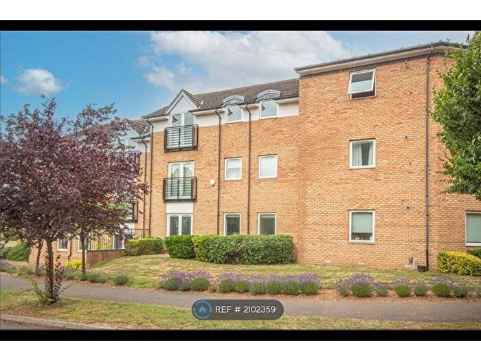 2 Bedroom Flat To Rent In Berwick Place, Welwyn Garden City, AL7