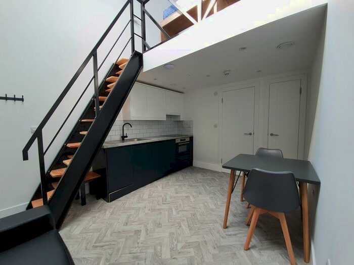 Studio To Rent In Queens Road, Bristol, BS8