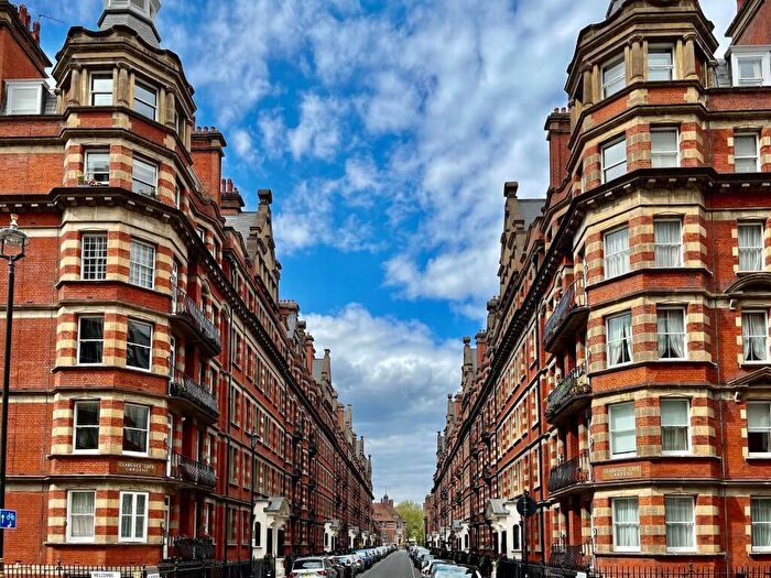 3 Bedroom Apartment To Rent In Glentworth Street, London, NW1