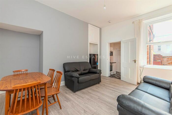 2 Bedroom Flat To Rent In Tosson Terrace, Heaton, Newcastle Upon Tyne NE6