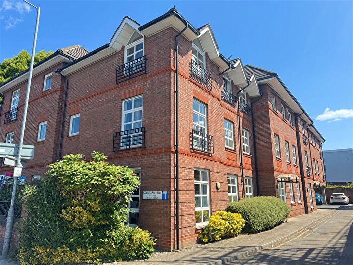 2 Bedroom Flat To Rent In Barbican Court, City Centre, YO10