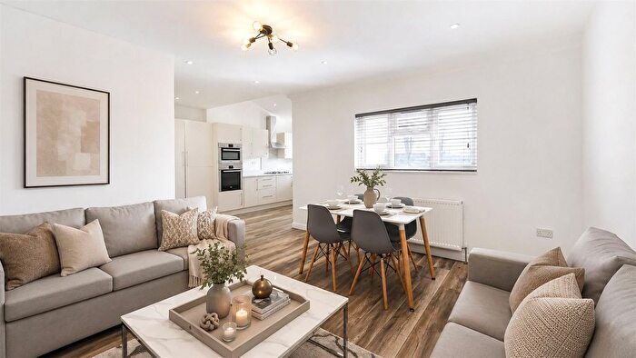 2 Bedroom Flat To Rent In Noel Road, London, W3