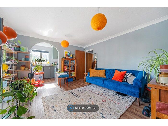 1 Bedroom Flat To Rent In Water Lane, London, SE14