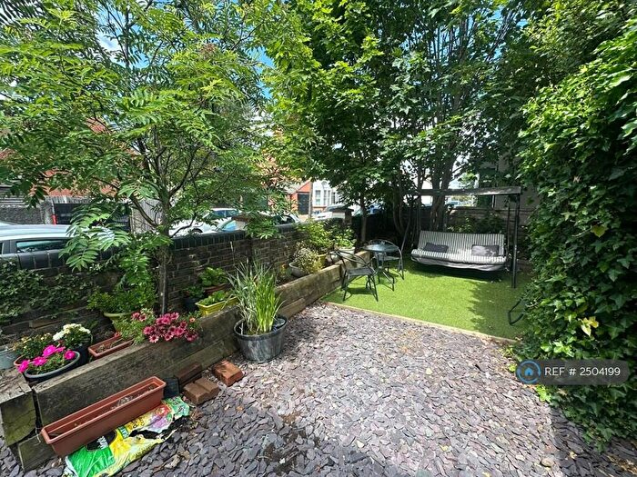 1 Bedroom Flat To Rent In Leigh Rd, Leigh On Sea, SS9