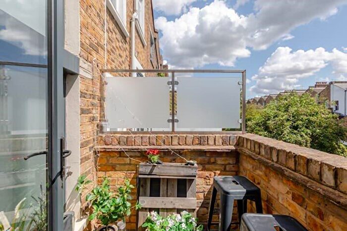 2 Bedroom Flat To Rent In Beatty Road, Stoke Newington, N16