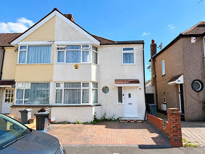 3 Bedroom Semi-Detached House For Sale In Sunningdale Avenue, Hanworth, TW13