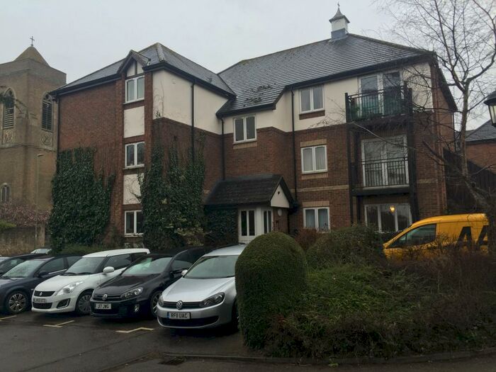 2 Bedroom Apartment To Rent In Cedar Court, Oxford Road, Cowley, Oxford, OX4