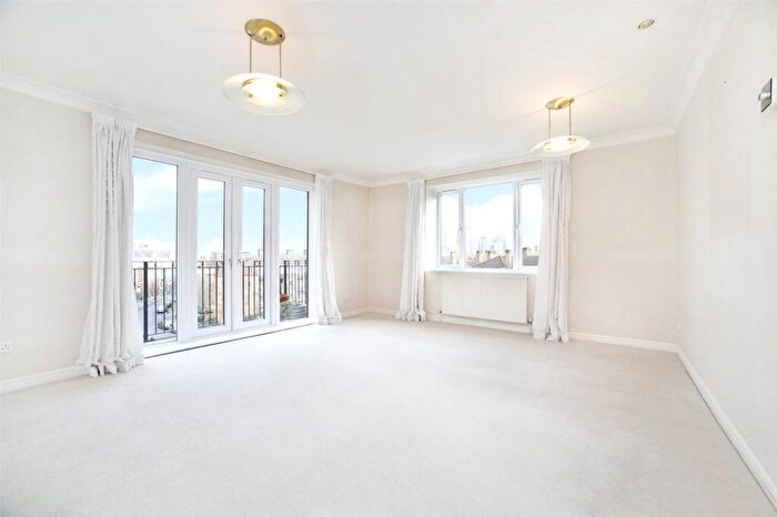 2 Bedroom Apartment To Rent In Quayside Court, Abbotshade Road, London, SE16