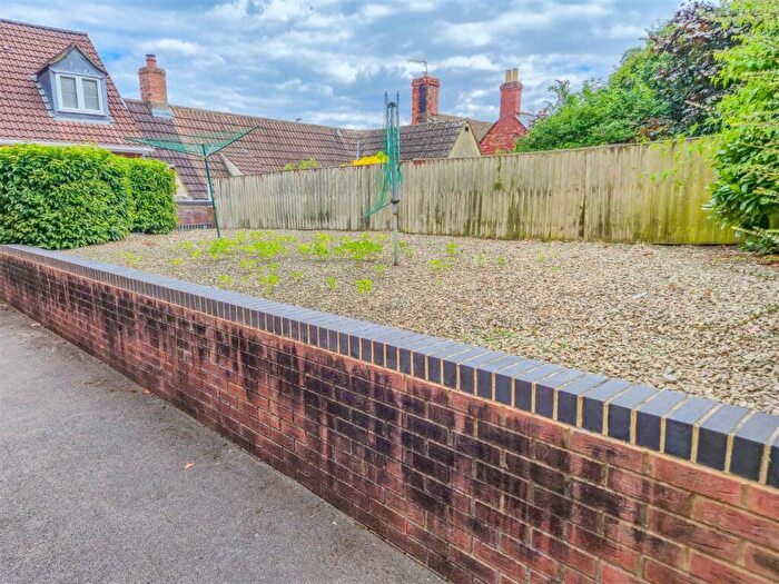 1 Bedroom Flat To Rent In High Street, Cam, GL11