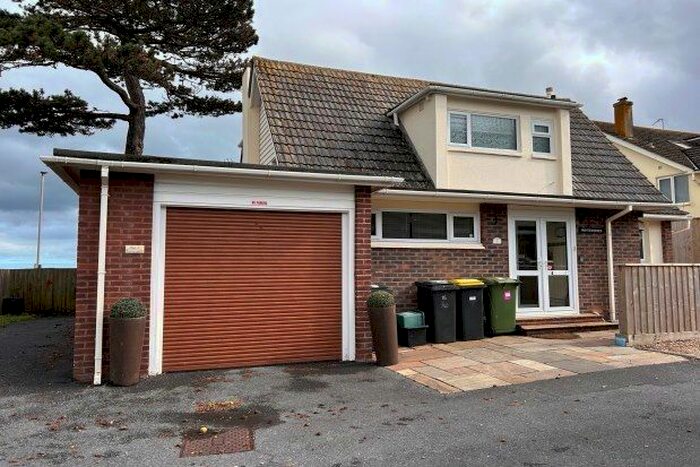 4 Bedroom Property To Rent In Grove Court, Dawlish, EX7