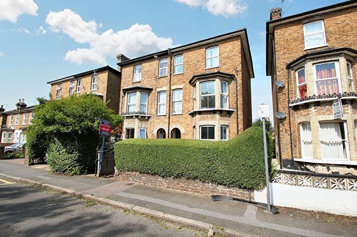 8 Bedroom Semi-Detached House To Rent In The Greenway, Uxbridge, UB8